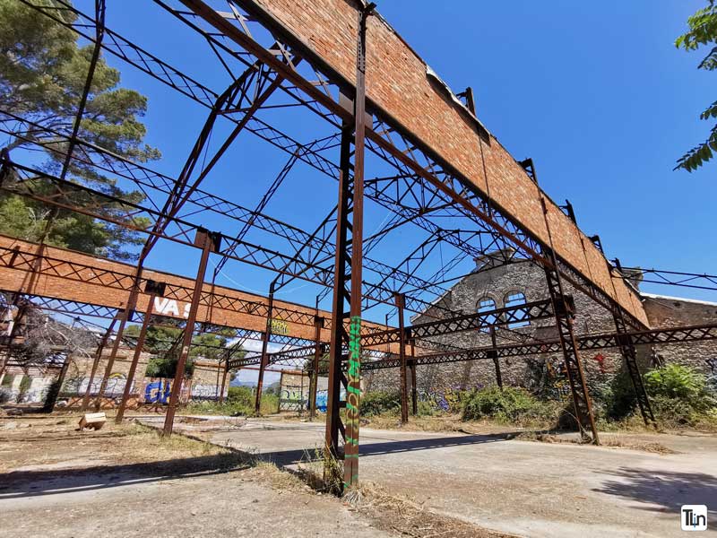 Urbex Chantiers Maritimes du Midi Urbex Chantiers Maritimes du Midi