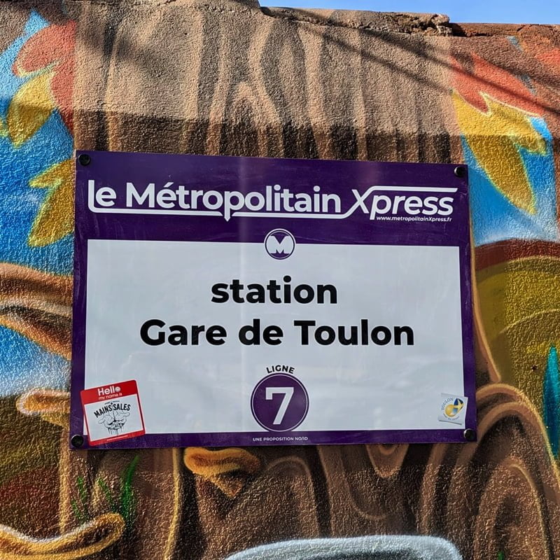 La fresque artistique du tunnel de la gare routière de Toulon fresque artistique du tunnel de la gare routière de Toulon